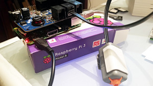 Testing the Raspberry Pi 3 and the BrickPi with a LEGO Touch Sensor.