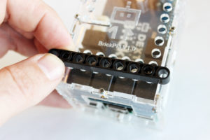Connect-lego-parts-to-brickpi3-case (5)