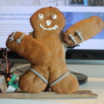 raspberry-pi-servo-controlled-gingerbread-man